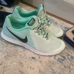 Nike Running Shoes 7.5